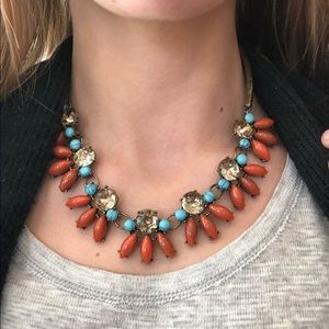<<SALE>> {Evereve} Statement necklace